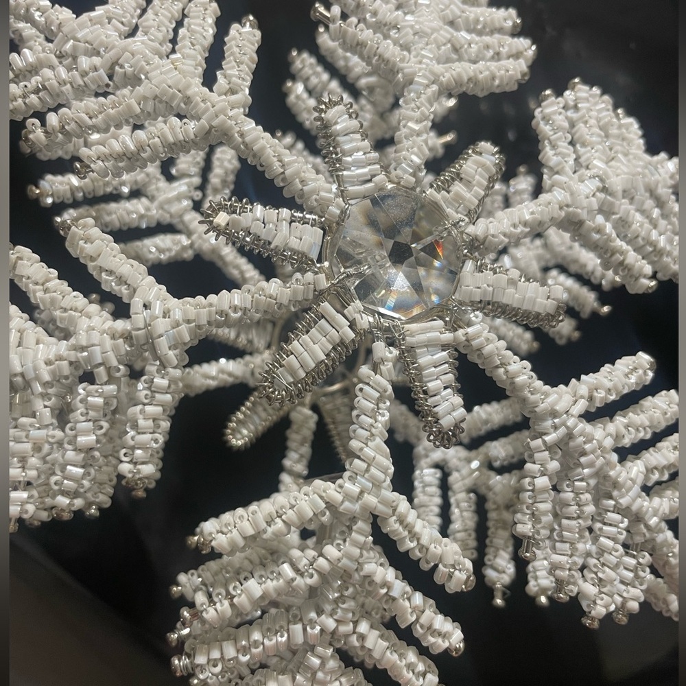 Christmas beaded tree topper
